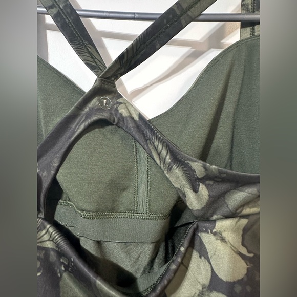 Lululemon Athletica Wrap Tank Top Green Women’s Medium - Picture 12 of 16